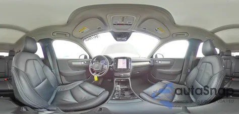 2024 Volvo Xc40 Plus z USA, uszkodzony, nr VIN YV4L12ULXR2209061